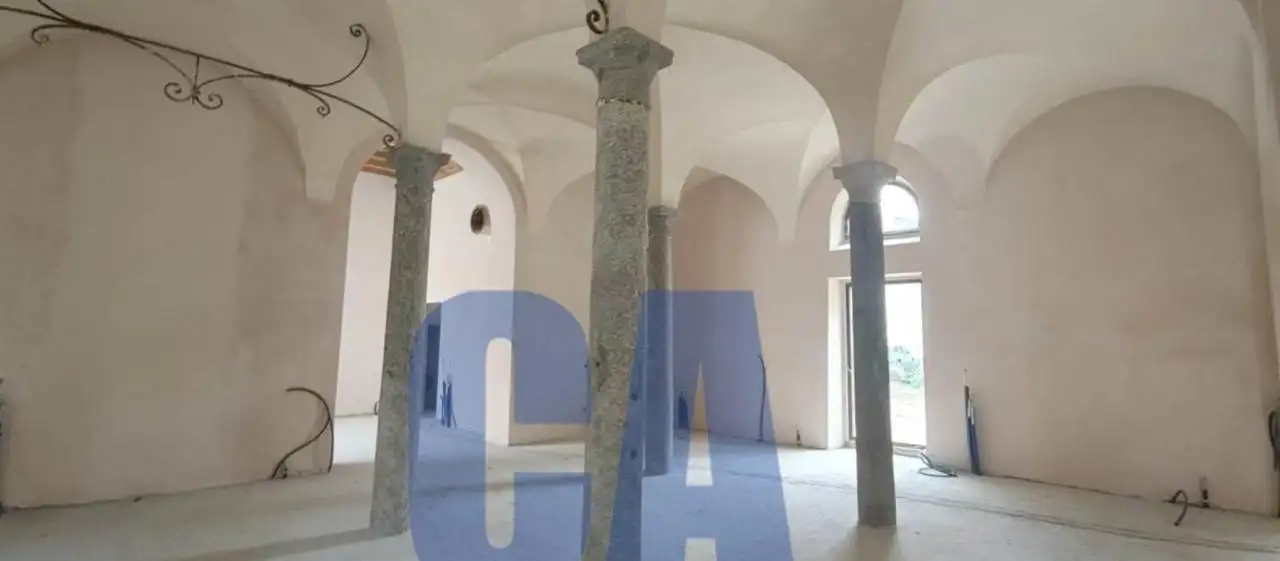 Palazzo - Edificio in Affitto - foto 4