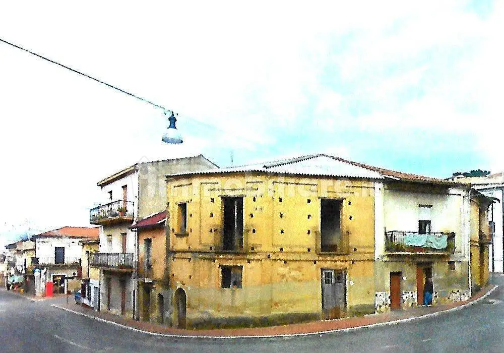 Casa indipendente in vendita a Laureana di Borrello