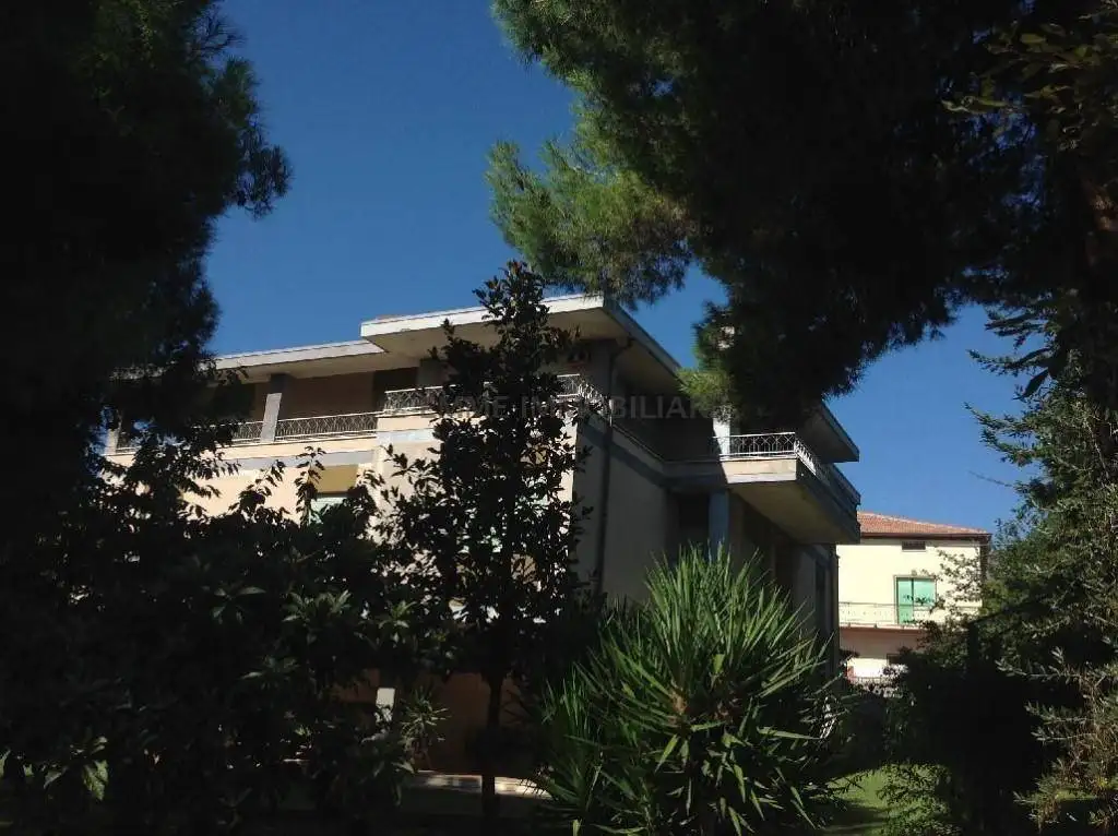 Villa in vendita a Nereto