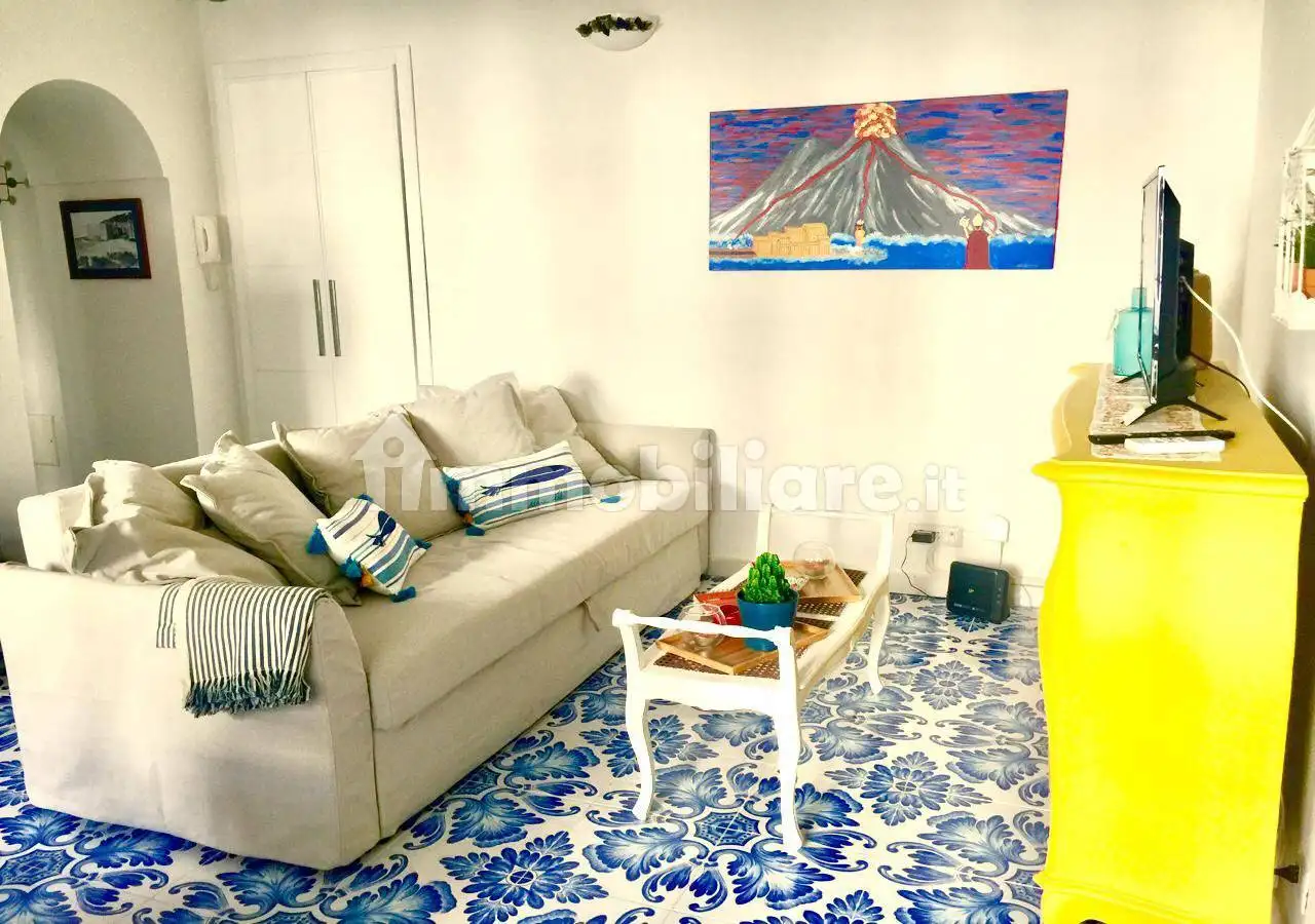 Appartamento in affitto a Napoli