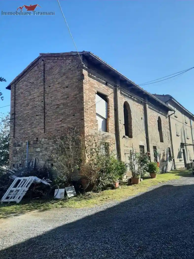 Casa indipendente in vendita a Lugagnano Val d'Arda