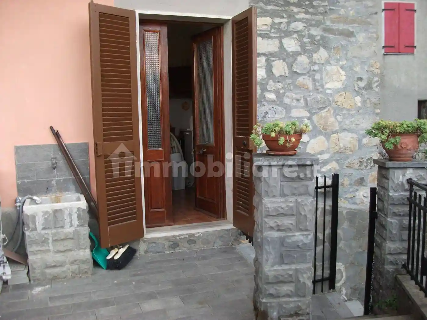Casa indipendente in vendita a Rocchetta di Vara