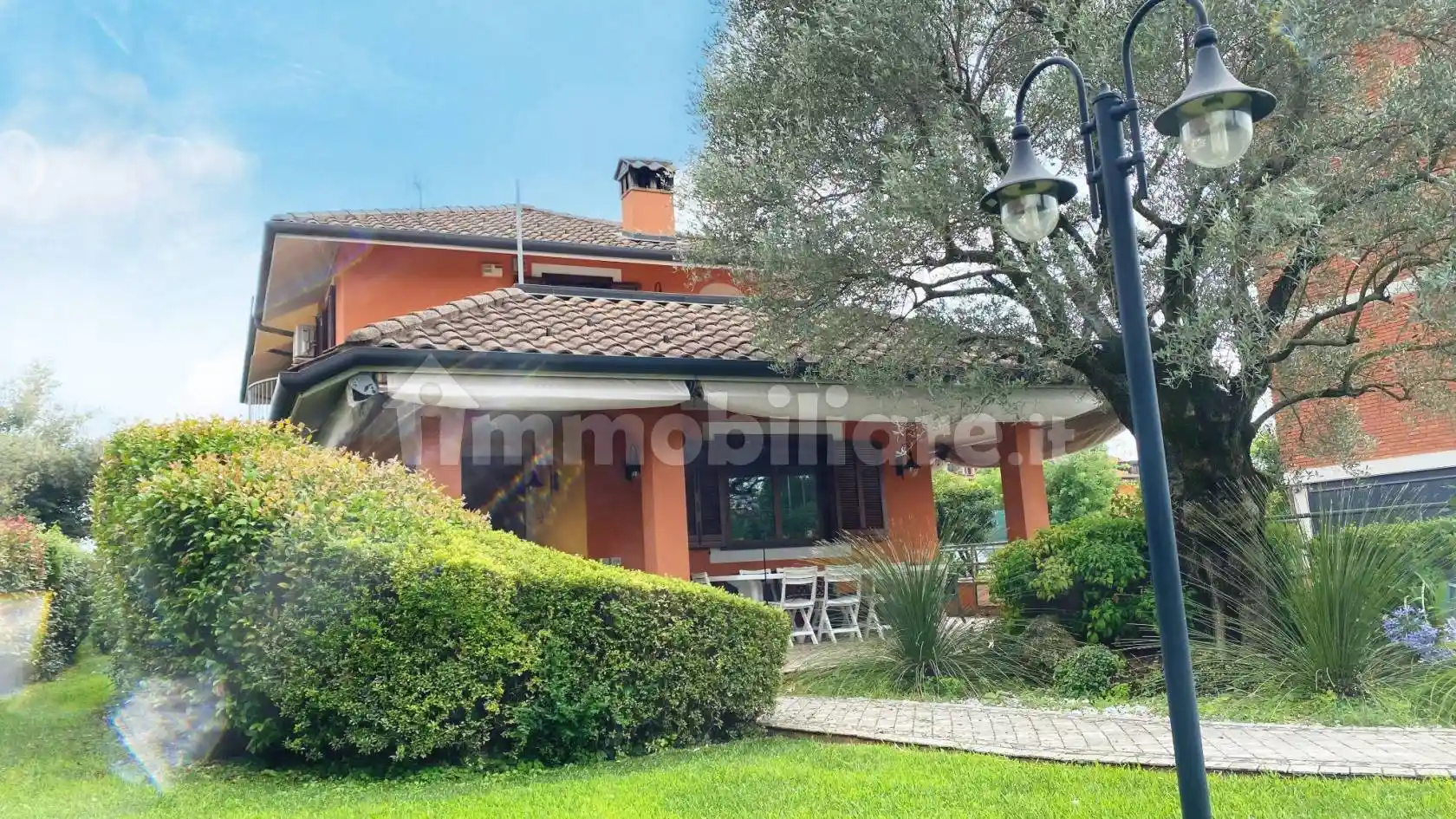 Villa in vendita a Mezzago