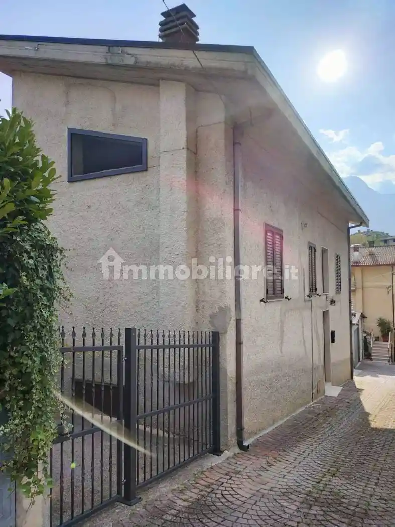 Terratetto unifamiliare via San Gabriele 92, Centro, Isola del Gran Sasso d'Italia - foto 3