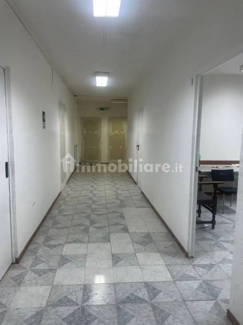 Palazzo - Edificio in Affitto - foto 5