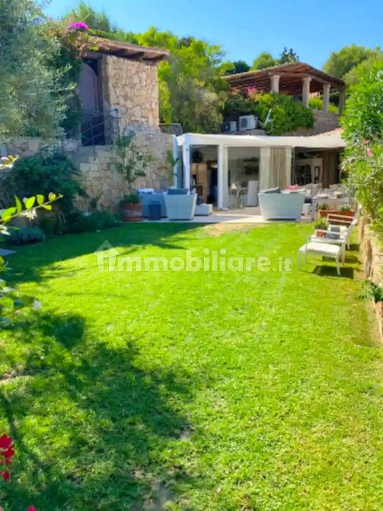 Villa in vendita a Olbia