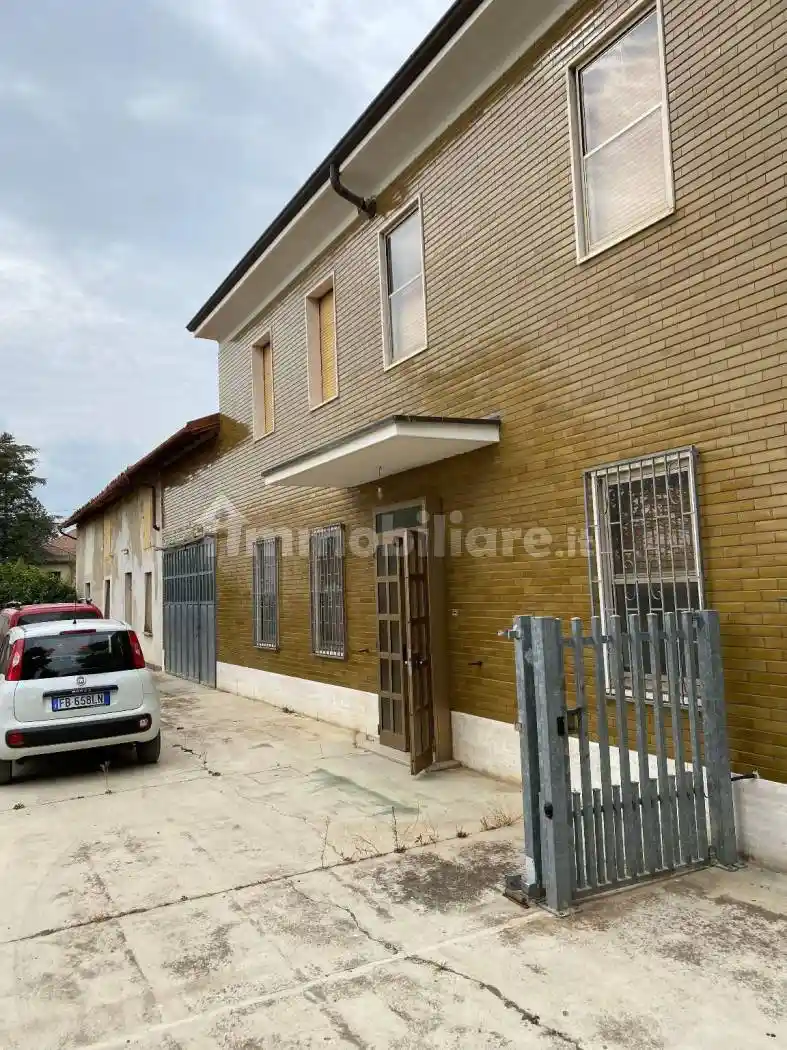 Casa indipendente in vendita a Alessandria