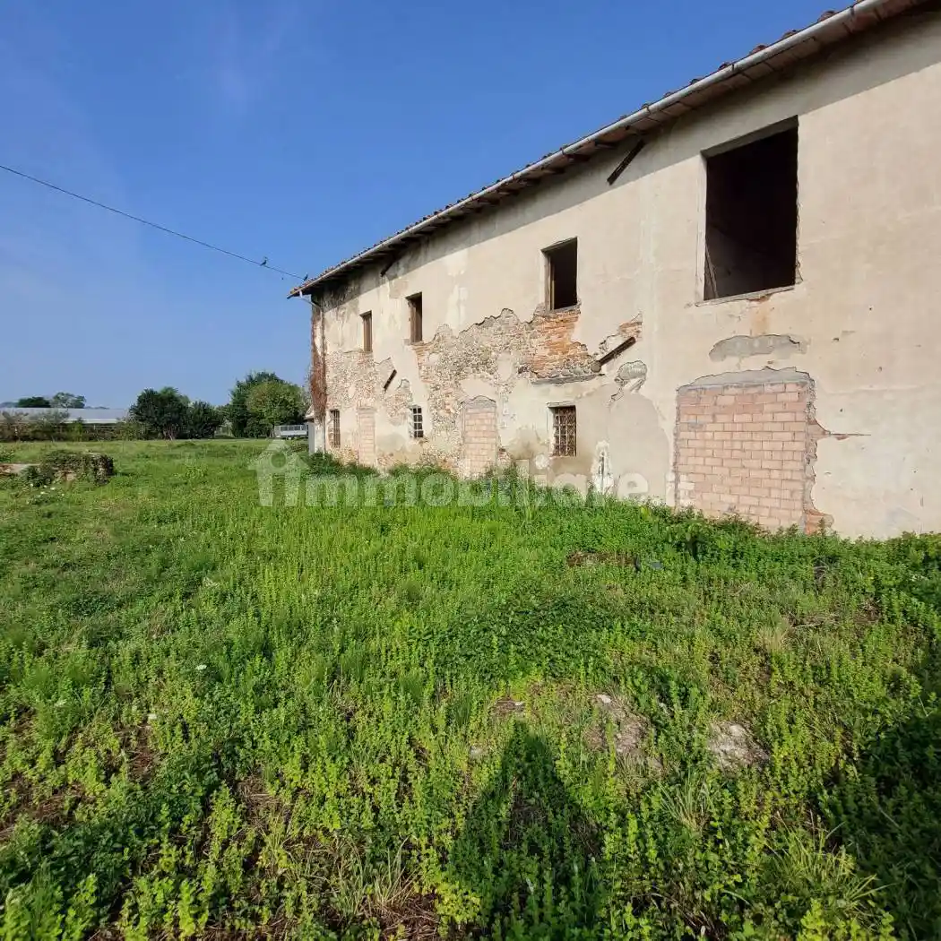 Rustico - Casale in vendita a Pescia
