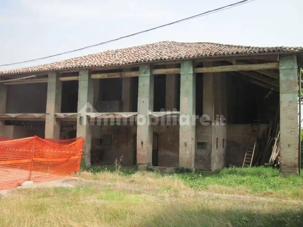 Palazzo - Edificio in vendita a Modena