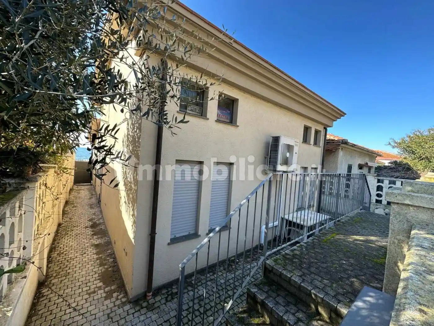 Villa in affitto a Follonica