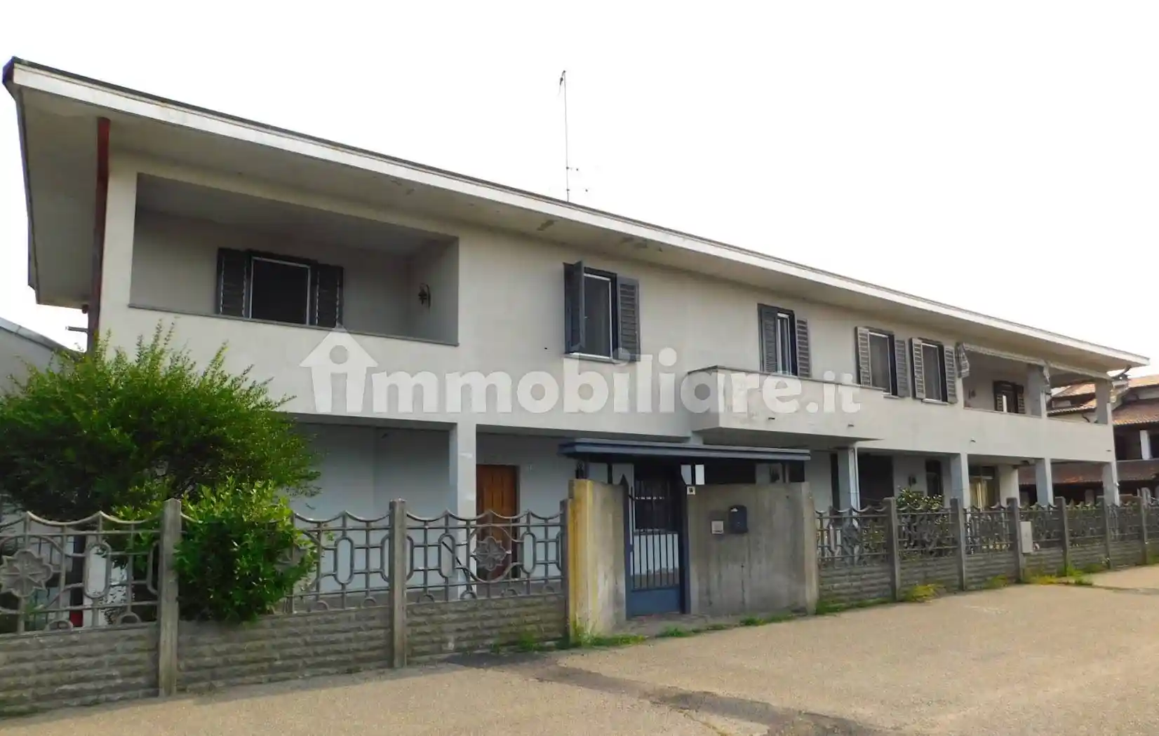 Villa in vendita a Sannazzaro de' Burgondi