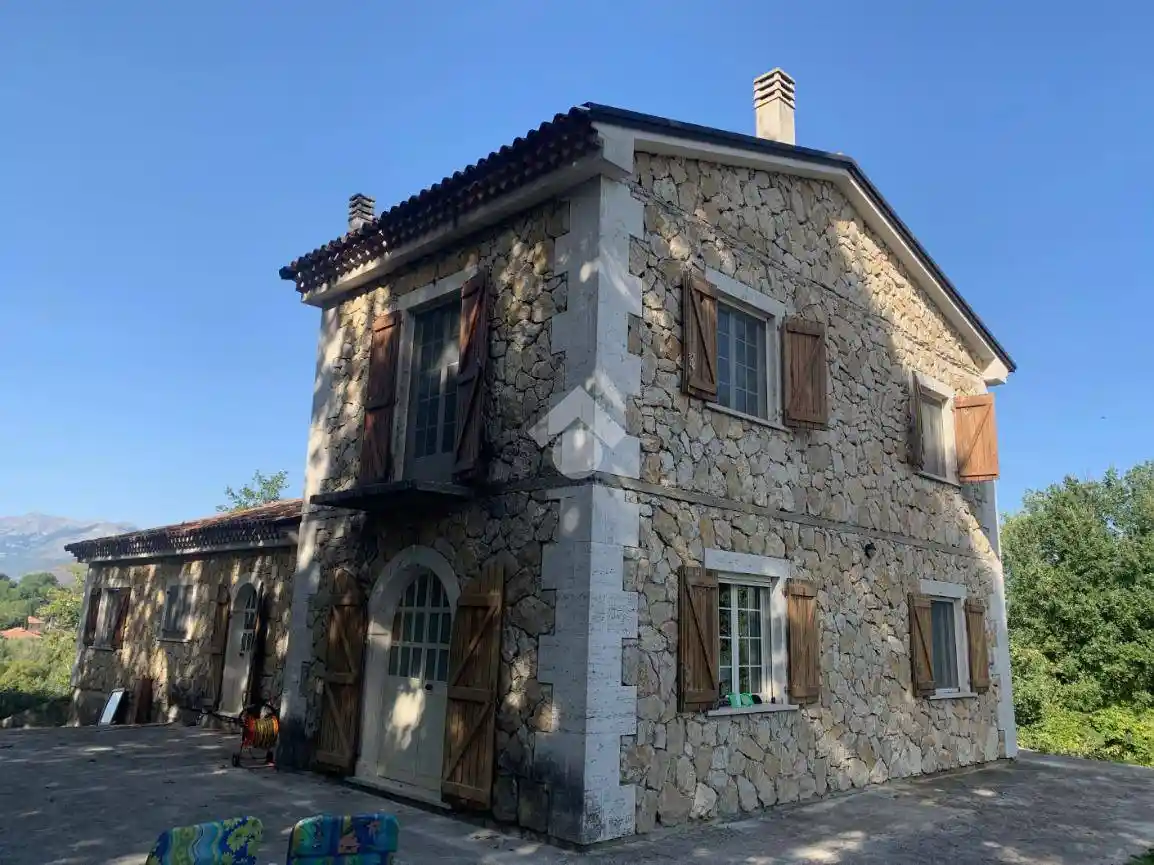 Villa in vendita a Casalvieri