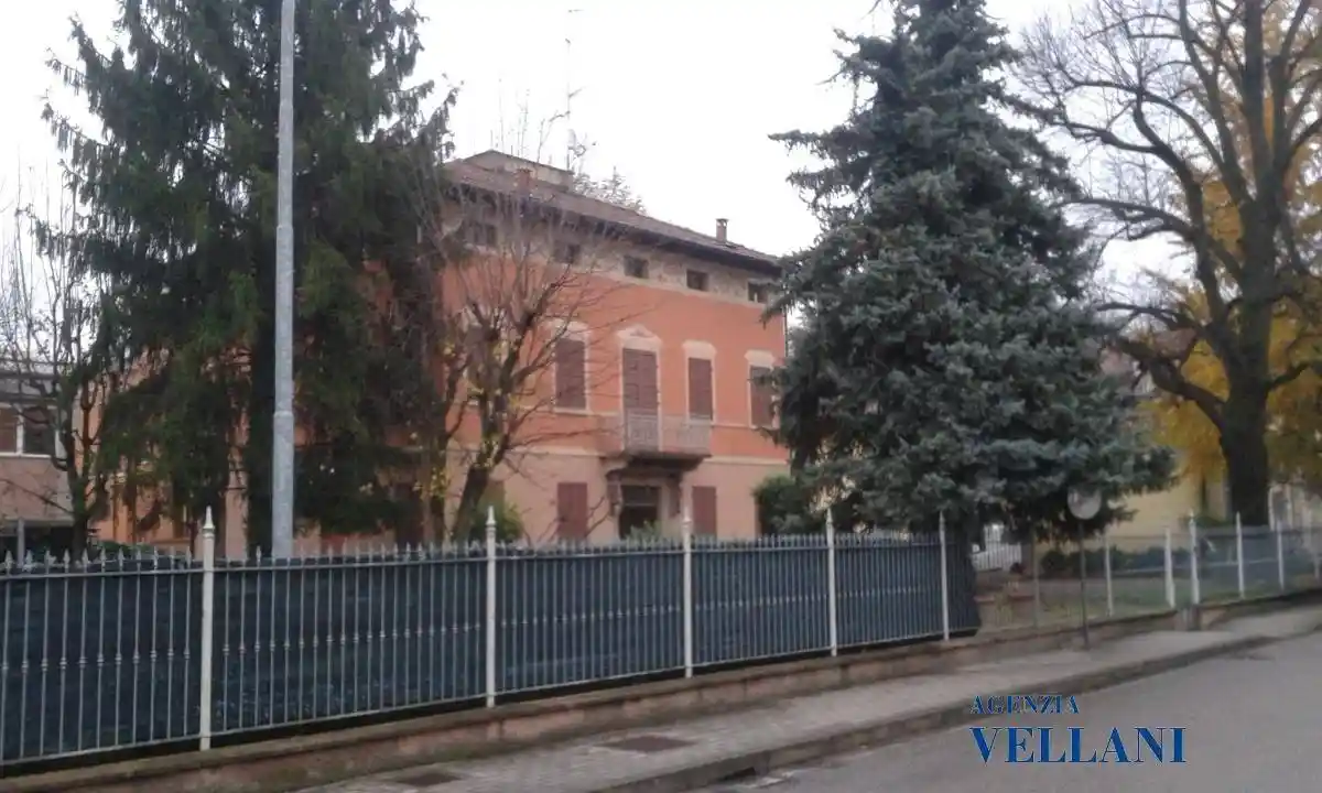 Villa in vendita a Campagnola Emilia