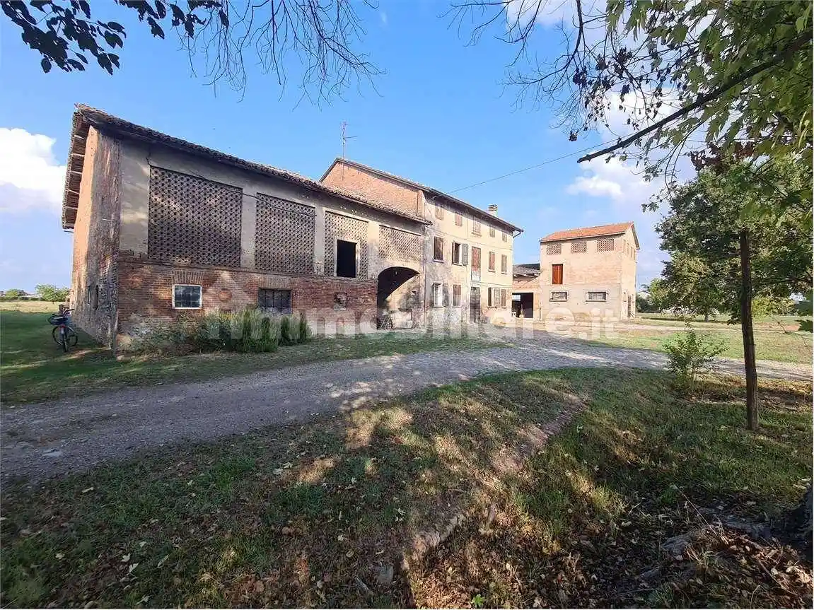 Rustico - Casale in vendita a Scandiano