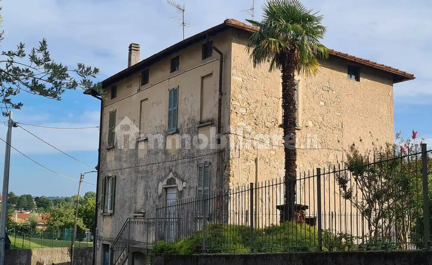 Casa indipendente in vendita a Varese