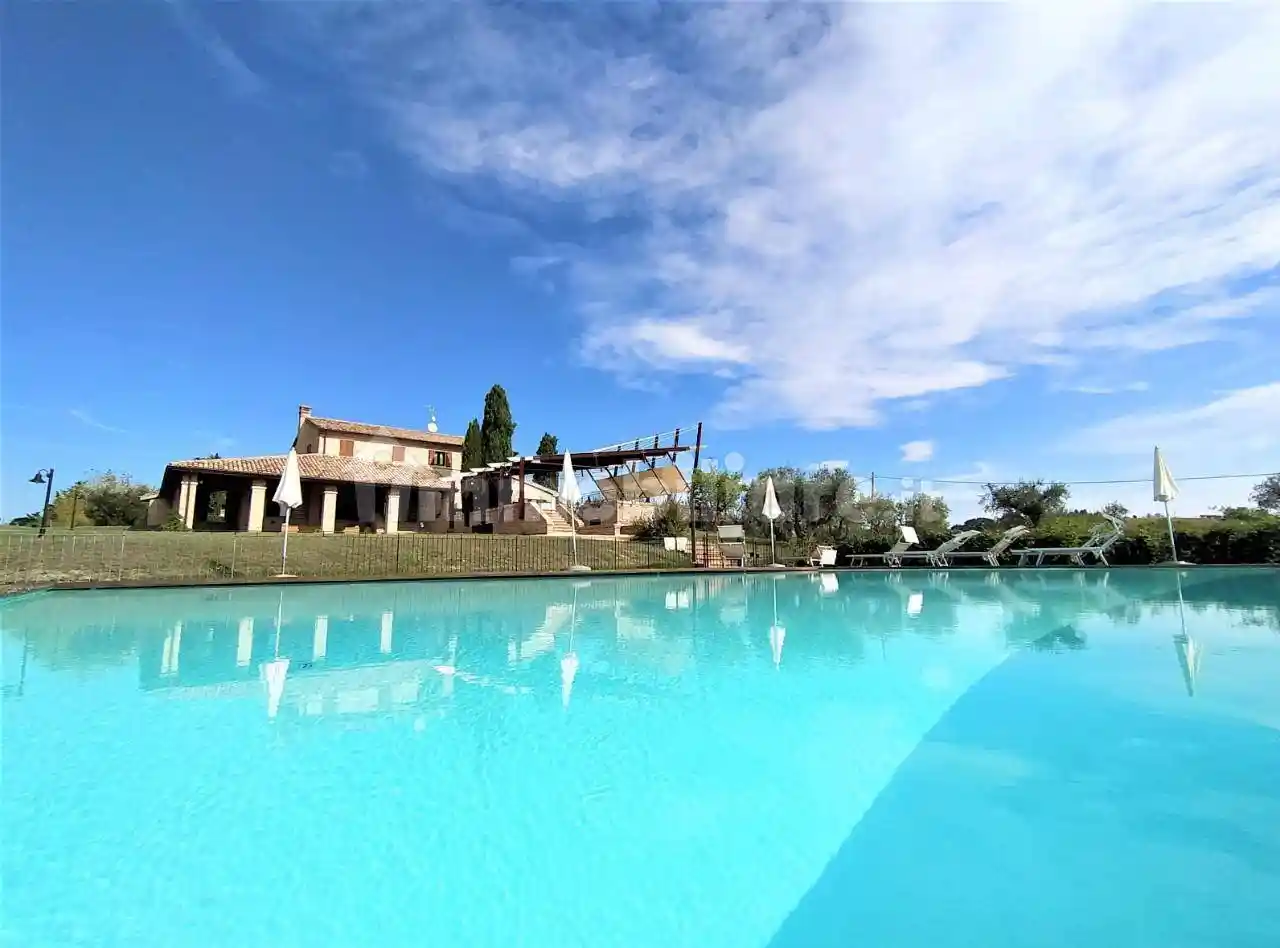 Rustico - Casale in vendita a San Costanzo