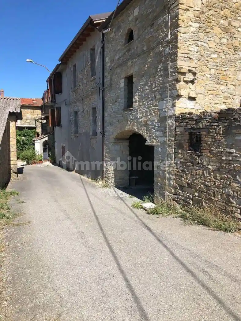 Casa indipendente in vendita a Vernasca