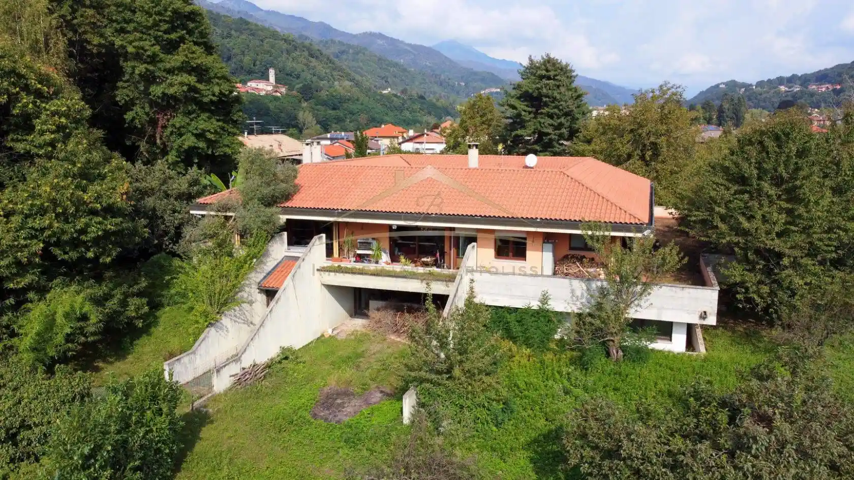 Villa in vendita a Borgosesia