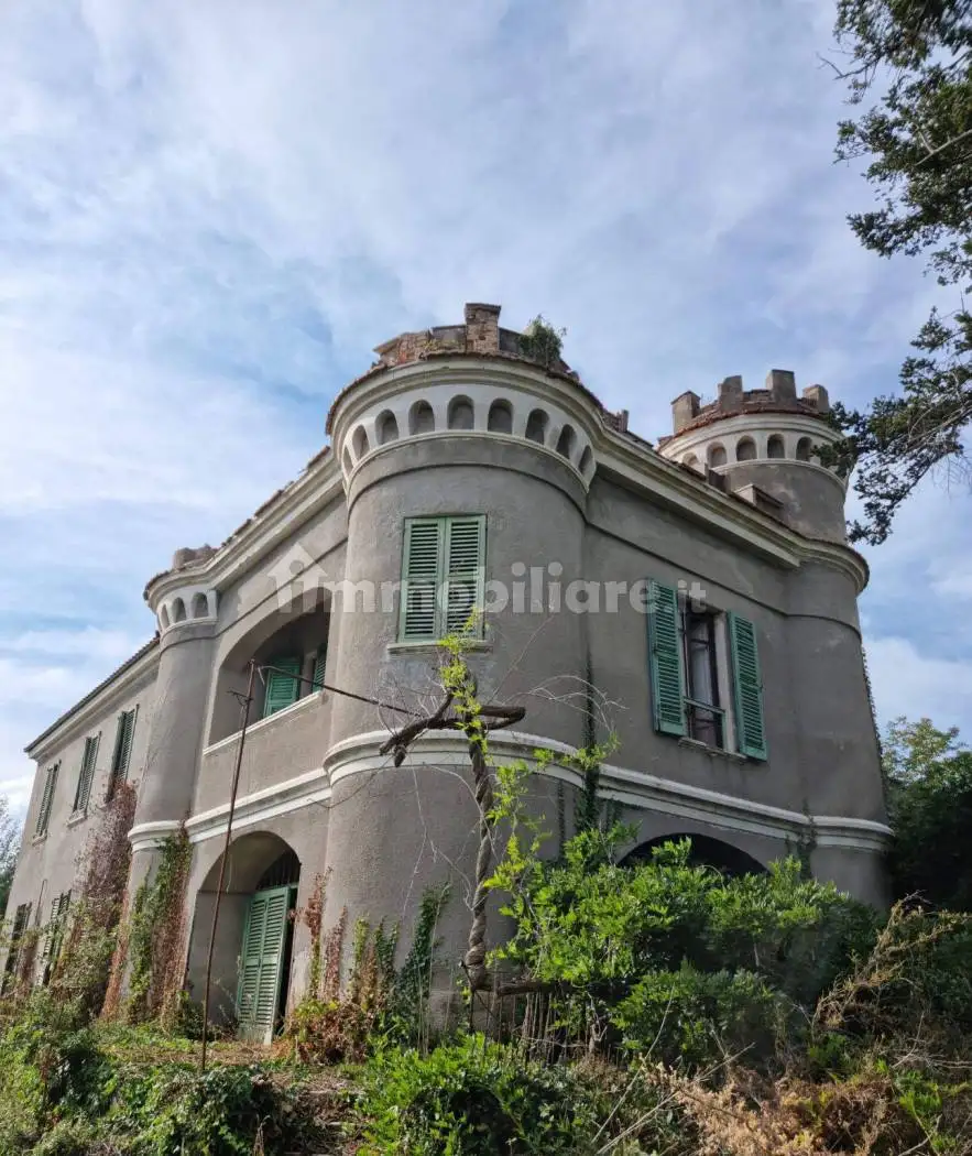 Palazzo - Edificio in vendita a Chiaravalle Centrale