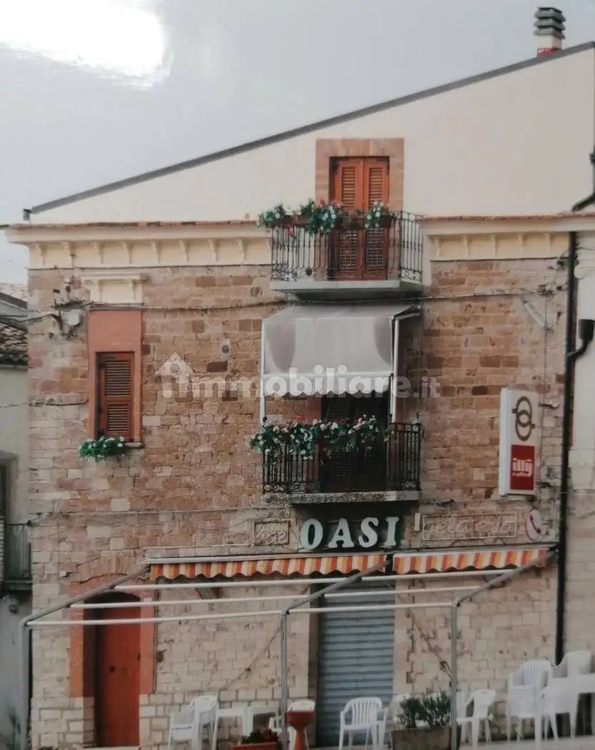 Appartamento piazza Municipio 4, Casalnuovo Monterotaro