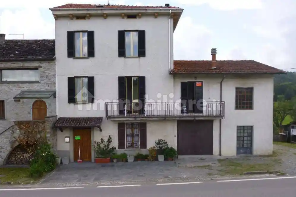 Villa in vendita a Albareto