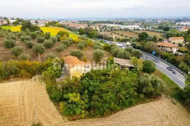 Casa colonica, da ristrutturare, 150 m², Giardino, Roseto degli Abruzzi - foto 2