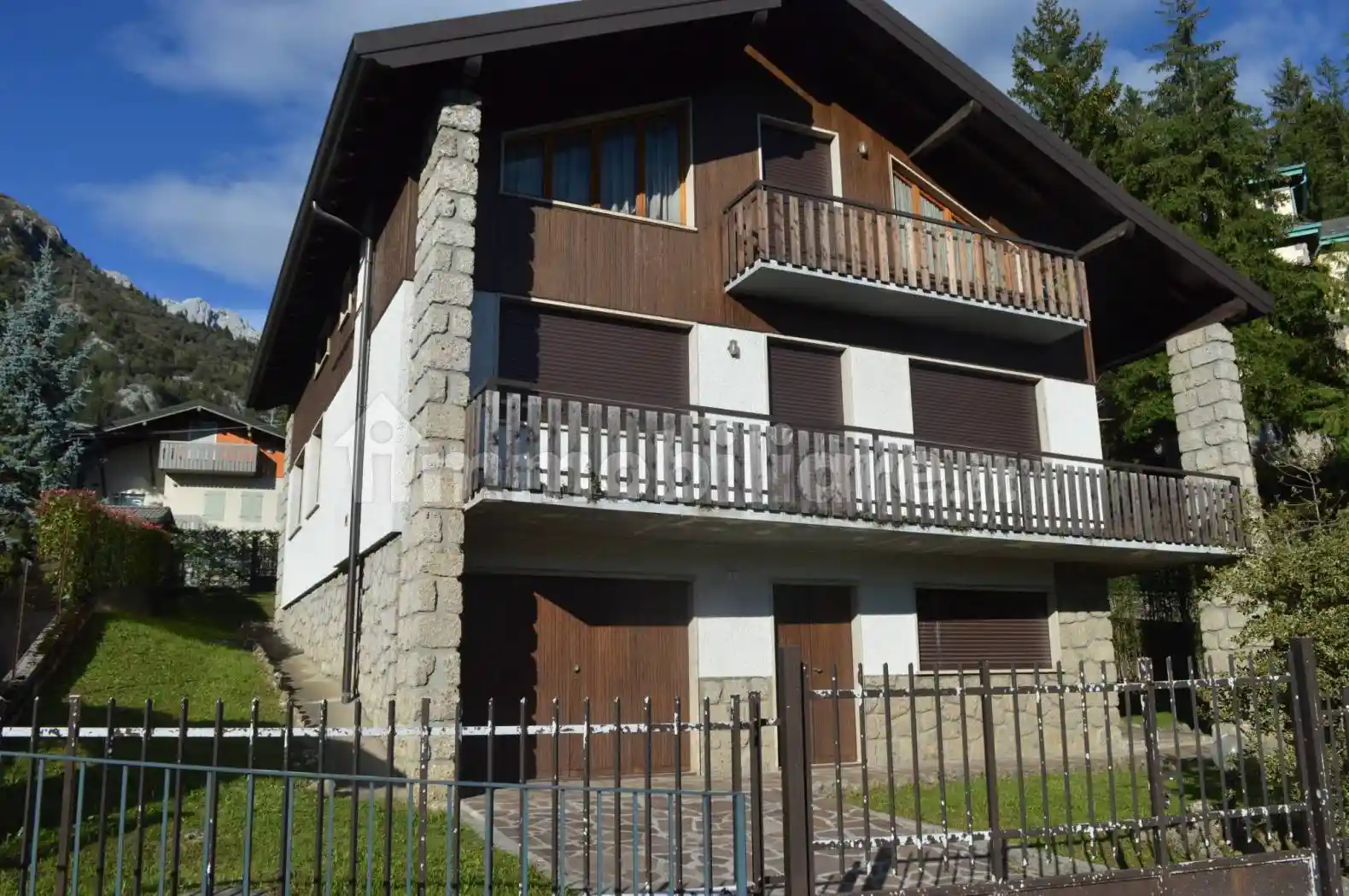 Villa in vendita a Castione della Presolana