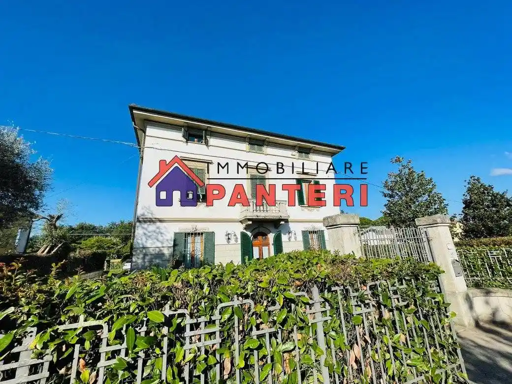 Villa in vendita a Chiesina Uzzanese