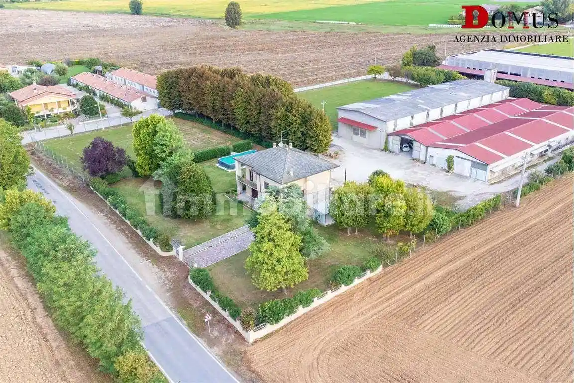 Villa in vendita a Rodigo