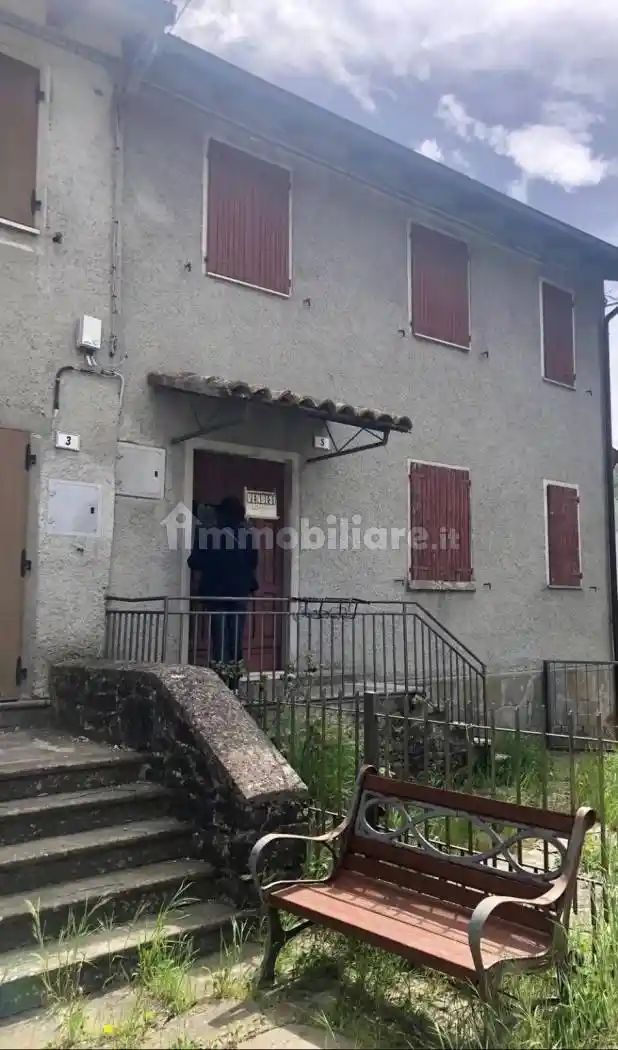 Casa indipendente in vendita a Ventasso