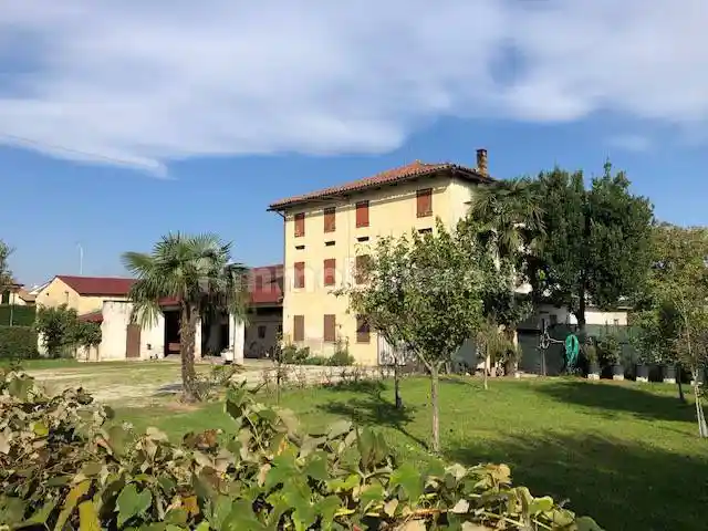 Rustico - Casale in vendita a Castelfranco Veneto
