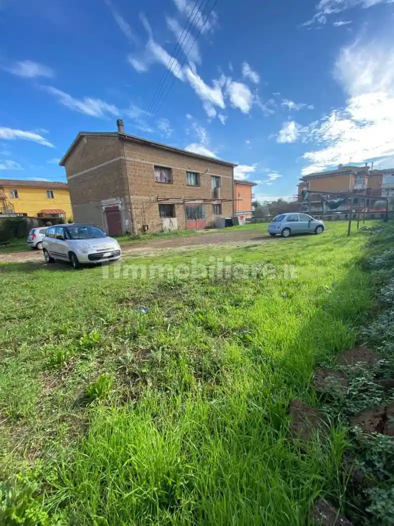 Palazzo - Edificio in vendita a Nepi