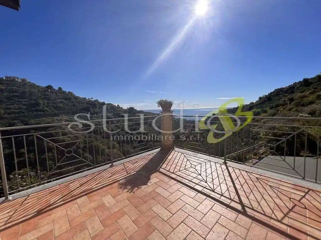 Villa in vendita a Bordighera