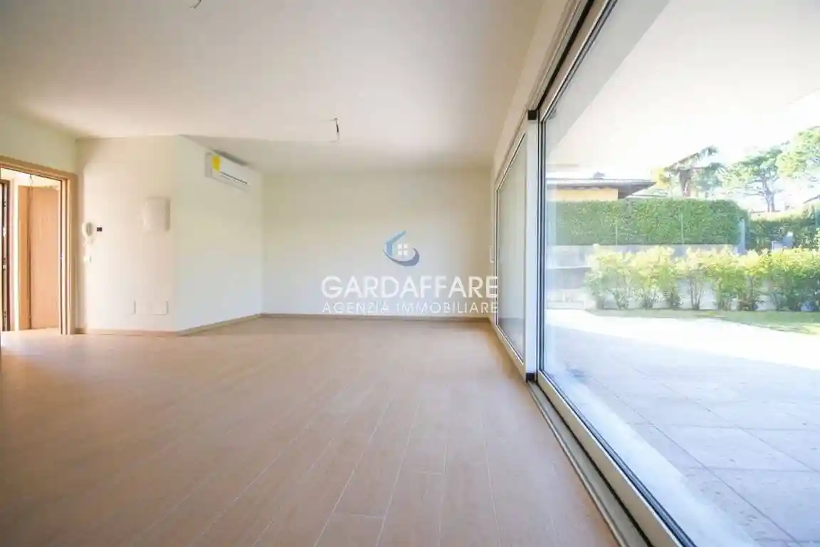 Villa in vendita a Manerba del Garda