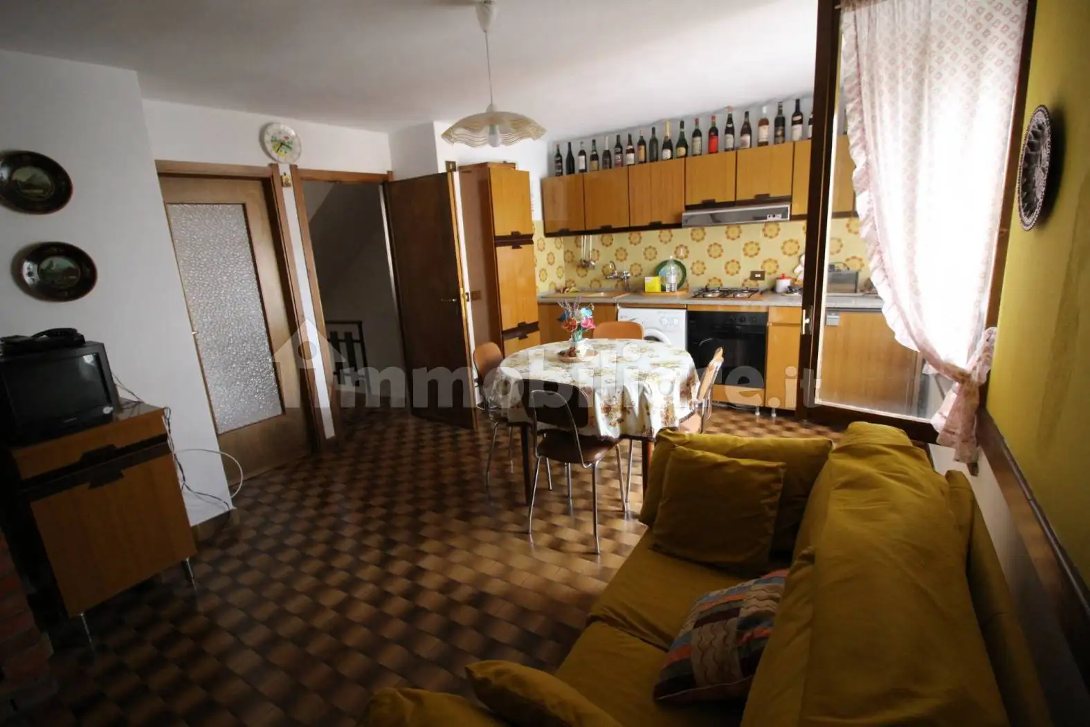 Terratetto plurifamiliare 166 m², buono stato, Centro, Esino Lario - foto 3