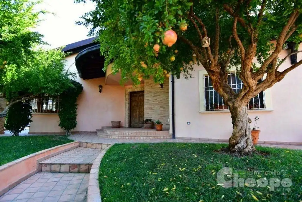 Villa in vendita a Pineto