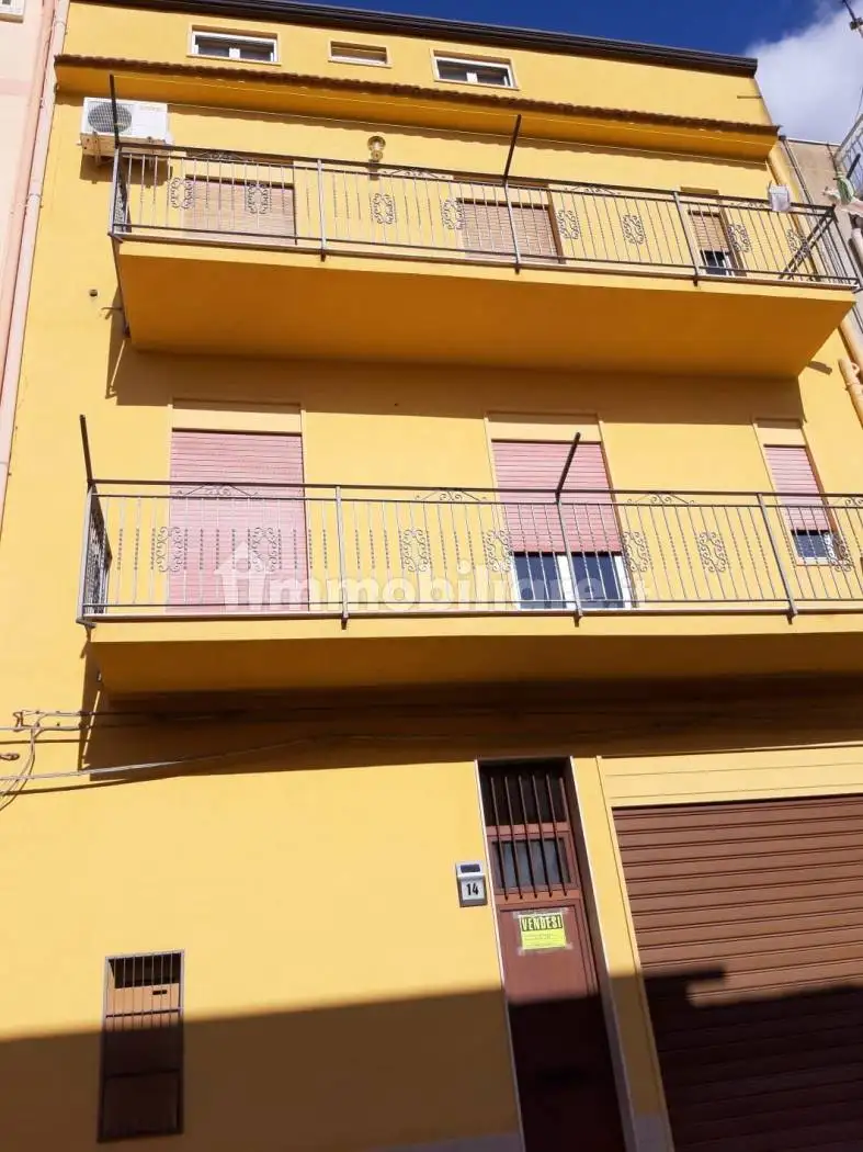 Palazzo - Edificio in Vendita