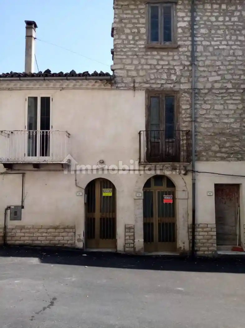 Palazzo - Edificio in vendita a Montagano
