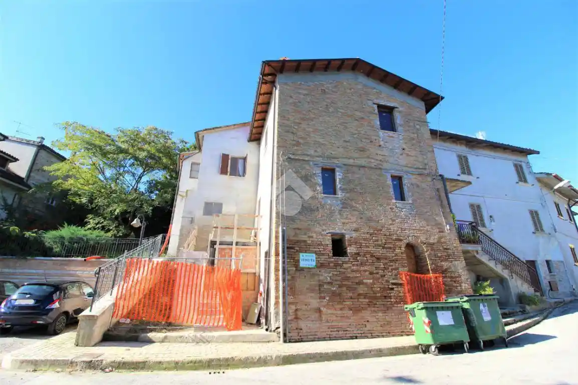 Casa indipendente in vendita a Castel di Lama
