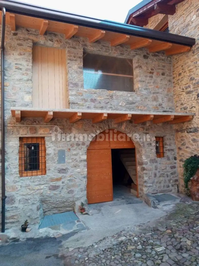 Palazzo - Edificio in vendita a Capo di Ponte