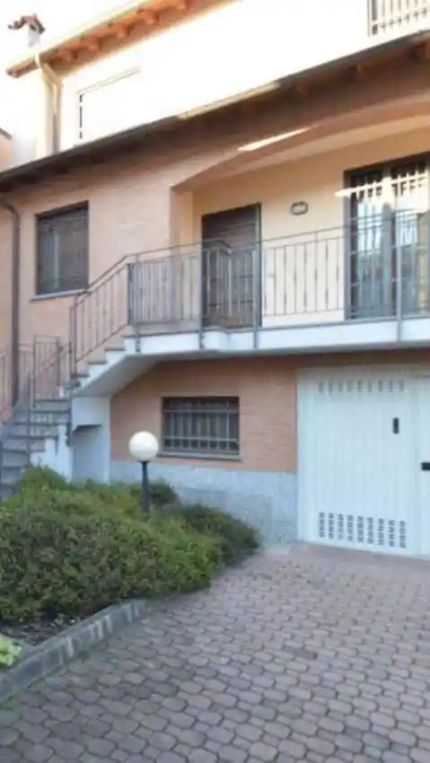 Casa indipendente in vendita a Lacchiarella
