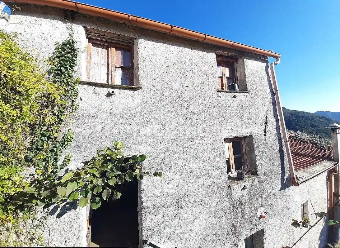 Rustico - Casale in vendita a Lumarzo