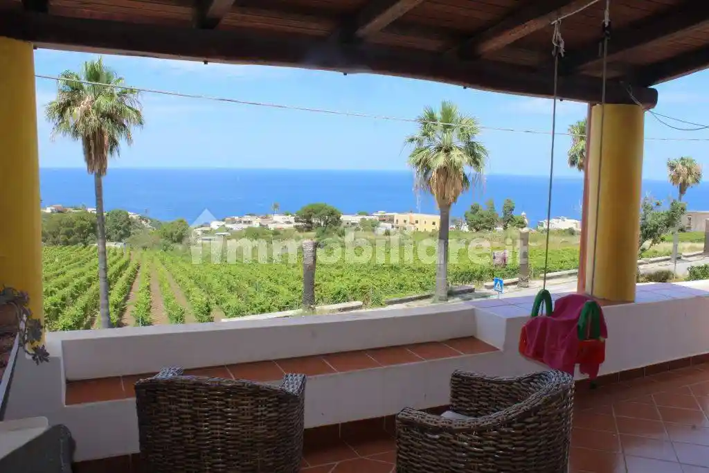 Villa in vendita a Malfa