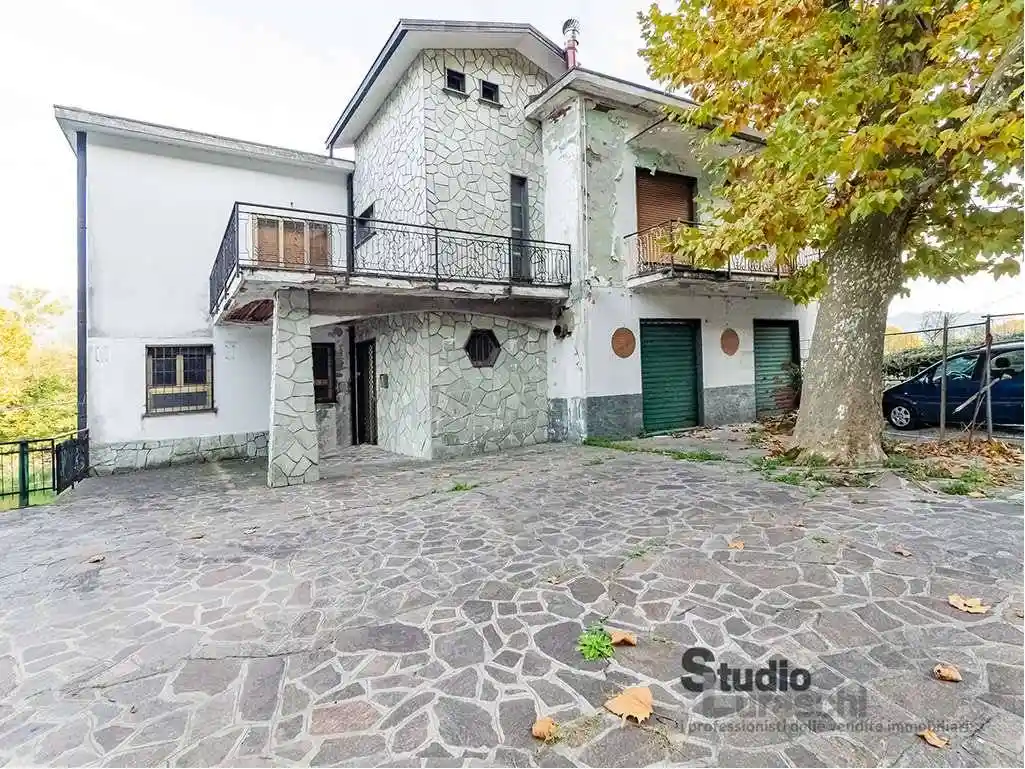 Palazzo - Edificio in vendita a Olginate