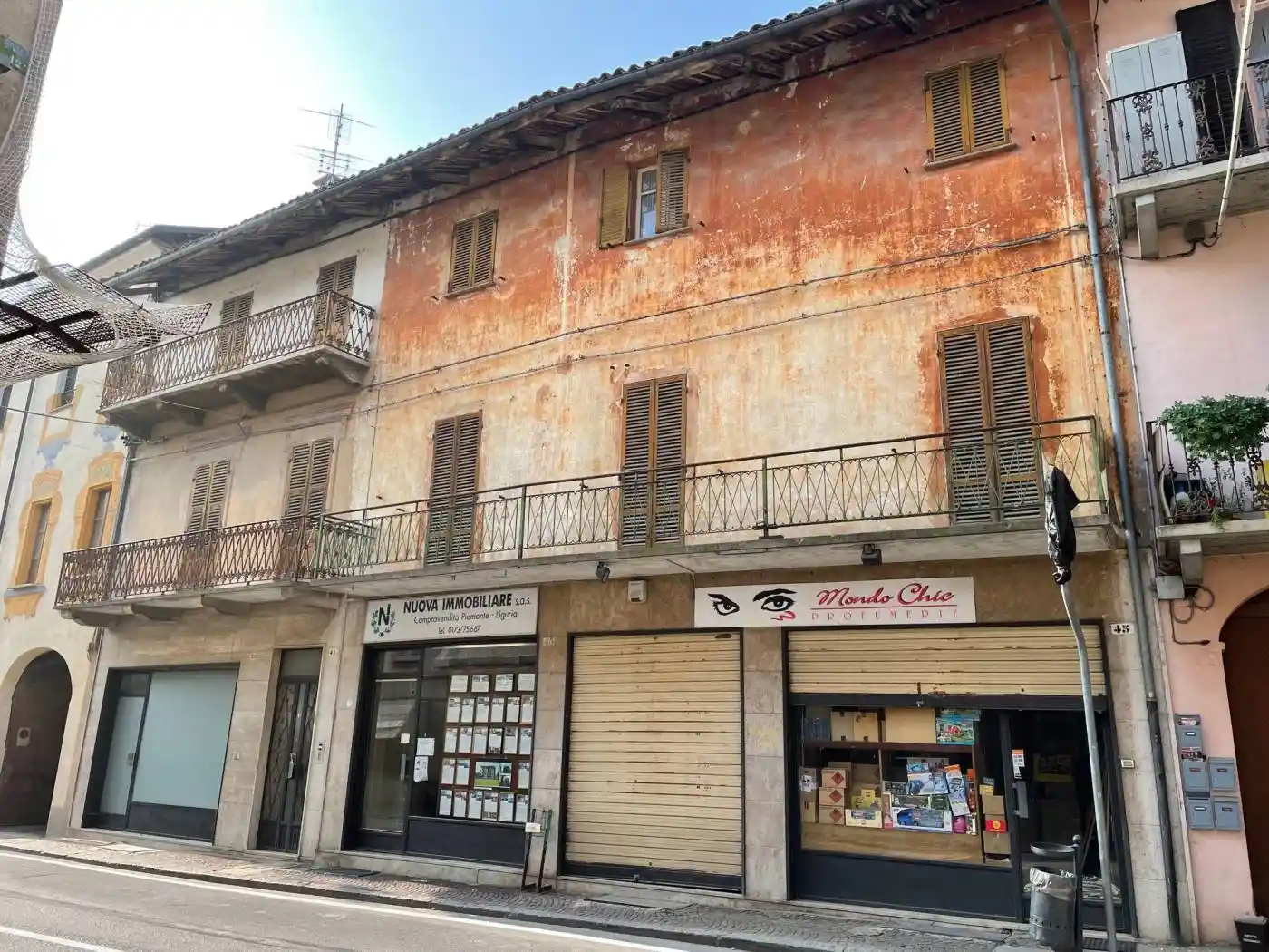 Palazzo - Edificio in vendita a Carrù