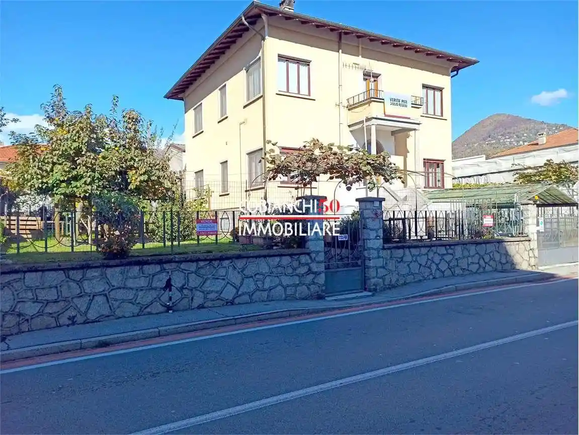 Villa in vendita a Verbania