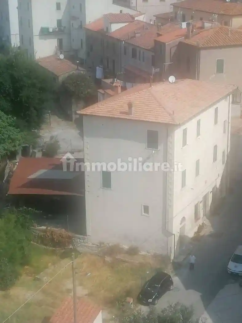 Palazzo - Edificio in vendita a Roccastrada