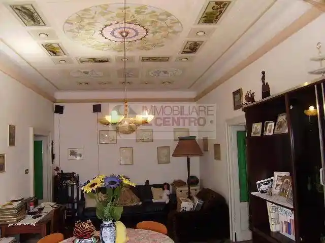 Casa indipendente in vendita a Sarzana