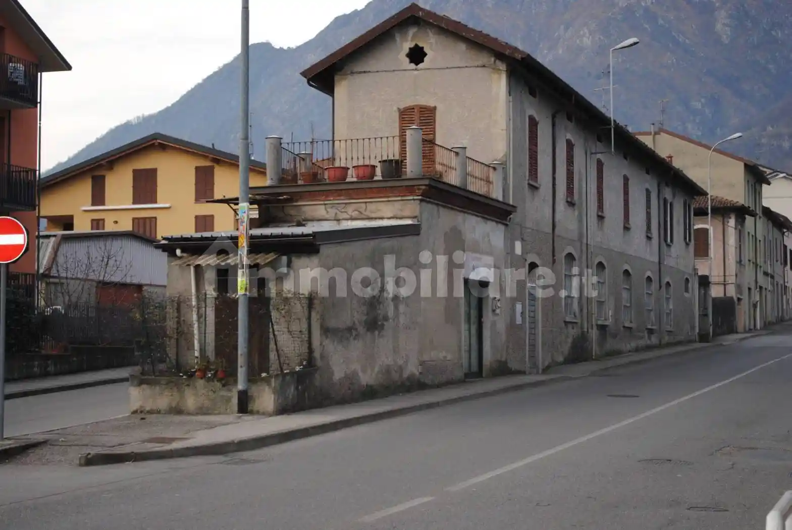 Palazzo - Edificio in vendita a Valmadrera