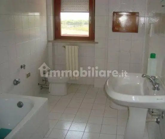 Appartamento via Antonio De Curtis 2, Carapelle - foto 4